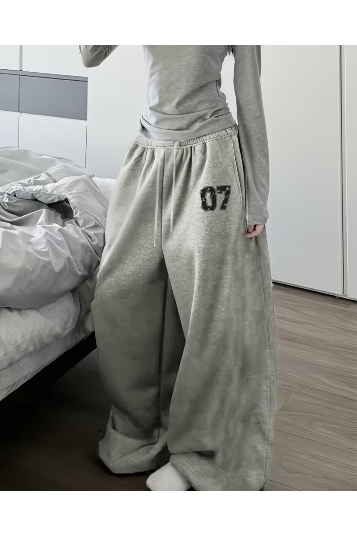 Baskı Detaylı Baggy Eşofman Altı